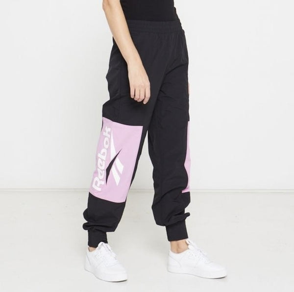 Reebok women's Classics Woven Sweatpants